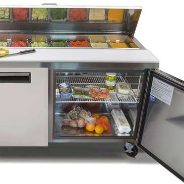 Maxximum MXCR60SHC Maxx Cold X-Series 60" Sandwich & Salad Station